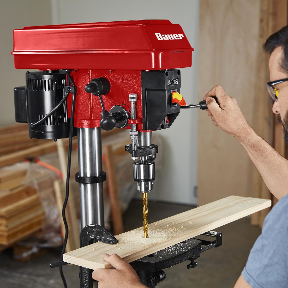 Perceuse à colonne à vitesse variable de 12 po avec alignement laser BAUER - sosoutils