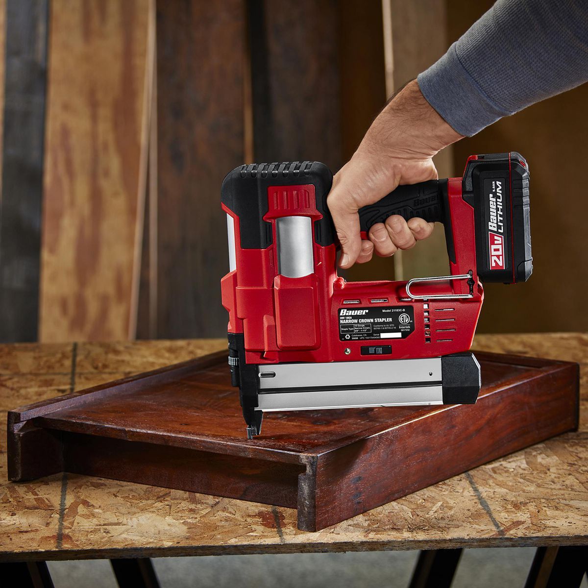 Agrafeuse à couronne étroite sans fil BAUER 20 V, calibre 18 - Outil seul