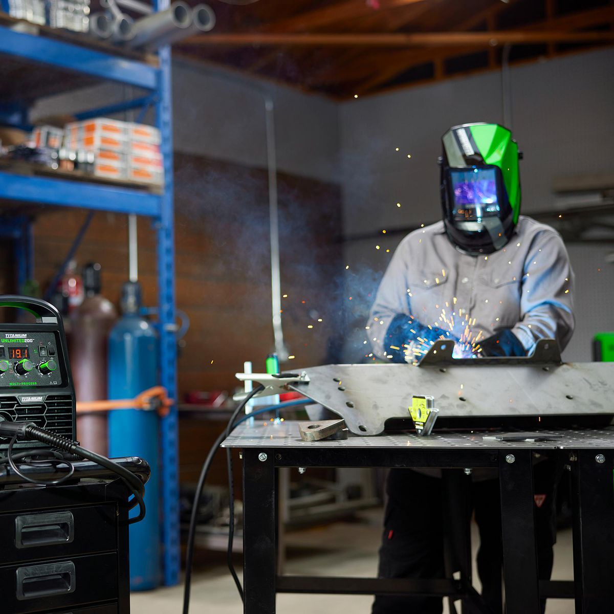 Casque de soudage auto-obscurcissant de 9,3 po² - Titanium