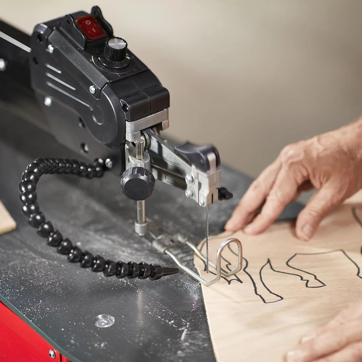 Scie à chantourner à vitesse variable 22 po -  BAUER