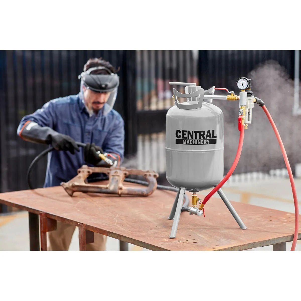 Central Machinery, 20 lb pressure abrasive sandblaster