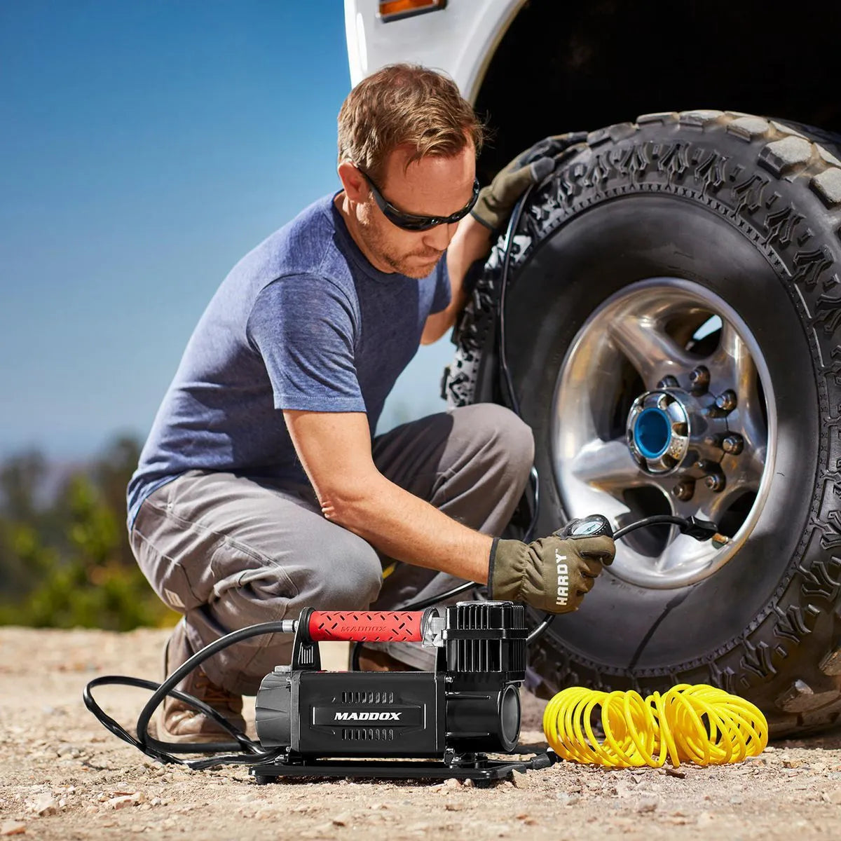 High-performance 12V, 125 PSI inflator - MADDOX