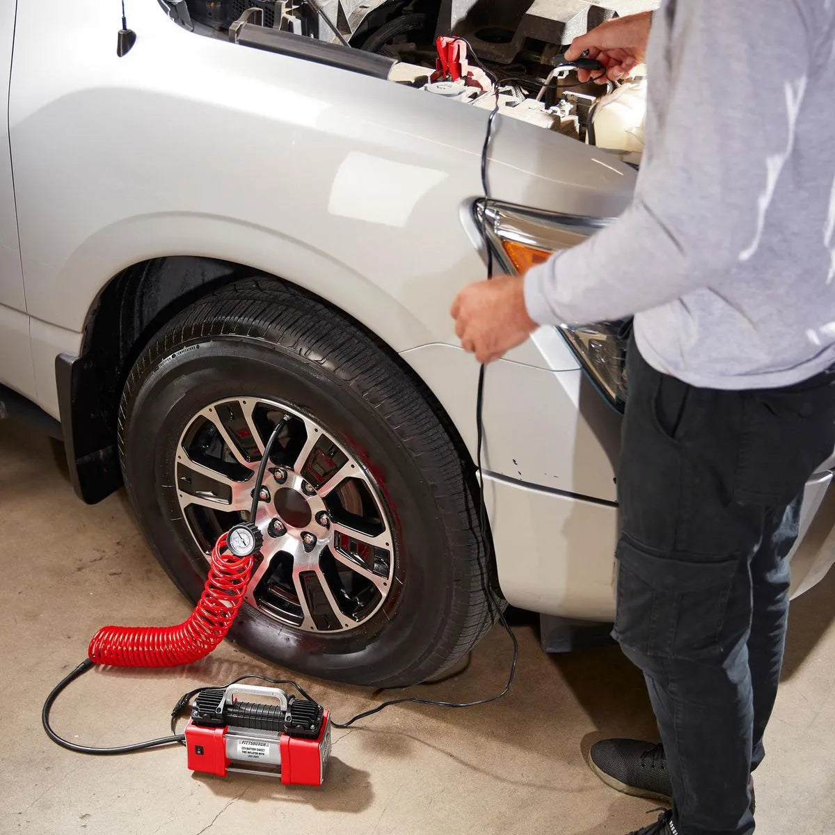 Gonfleur de pneus à batterie 12 V avec éclairage LED - PITTSBURGH