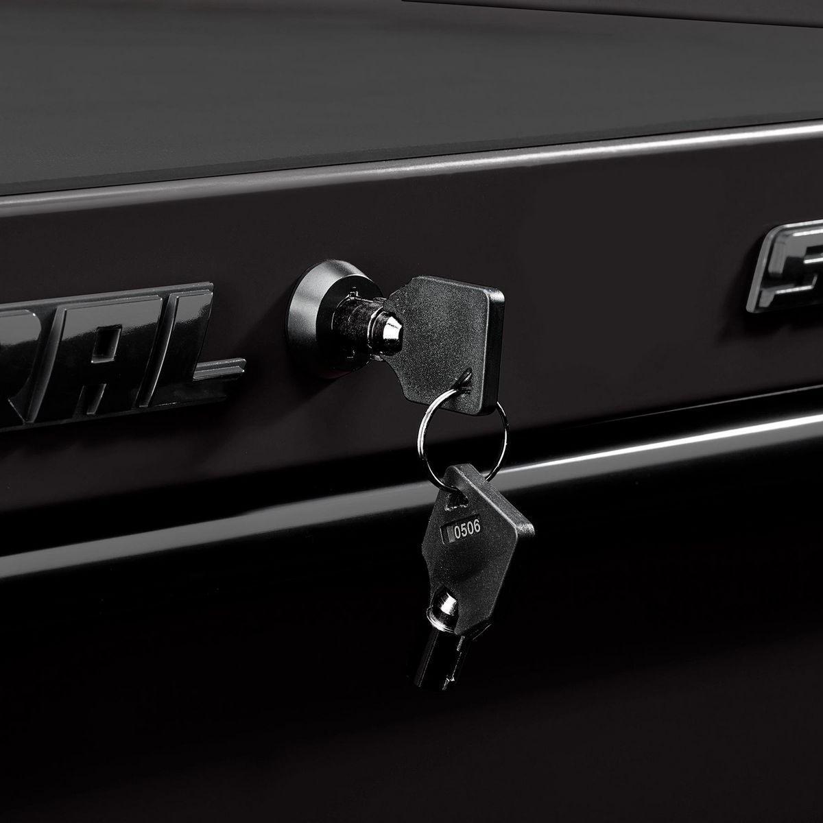 27" x 22" Roll Cab, Series 3, Black - US GENERAL