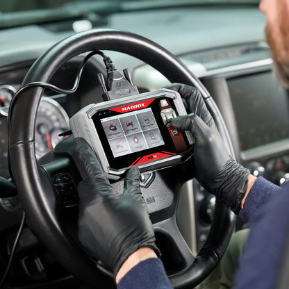Lecteur de codes OBDII  MR16 Advanced avec écran de 4,3 pouces - MADDOX