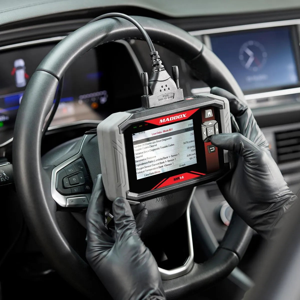 Lecteur de codes OBDII MR14 avec écran de 4,3 pouces - MADDOX